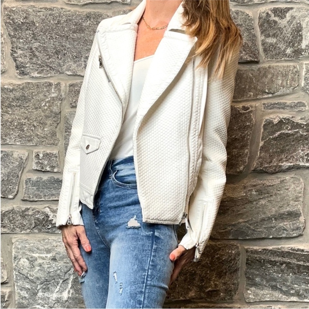 Bebe Moto Motorcycle Jacket White Faux Leather Blocked Crop Zippers Size MEDIUM
